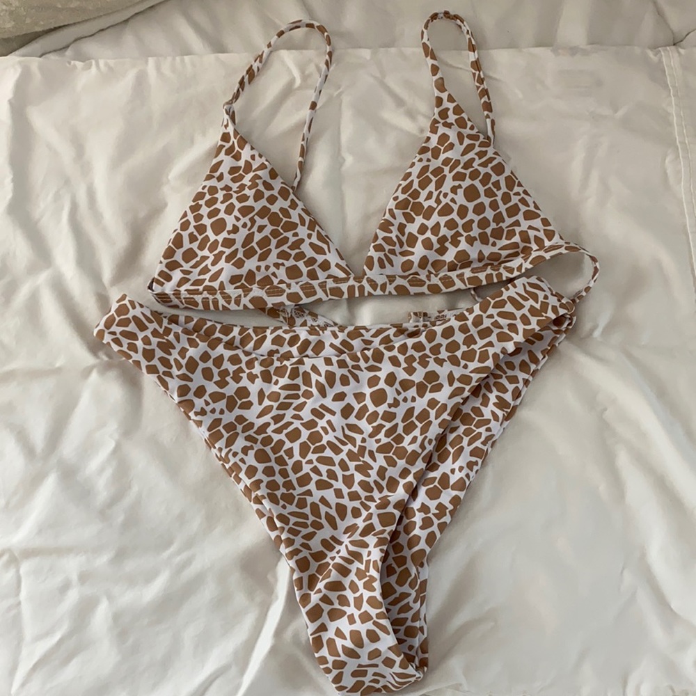 Aurelle giraffe print bikini